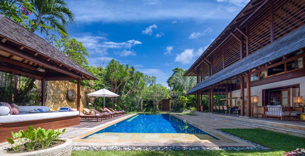 Villa Windu Sari - Lush greens and foliage within the villa