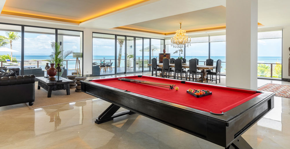 Tirtha Bayu Villa I - Pool table at the living