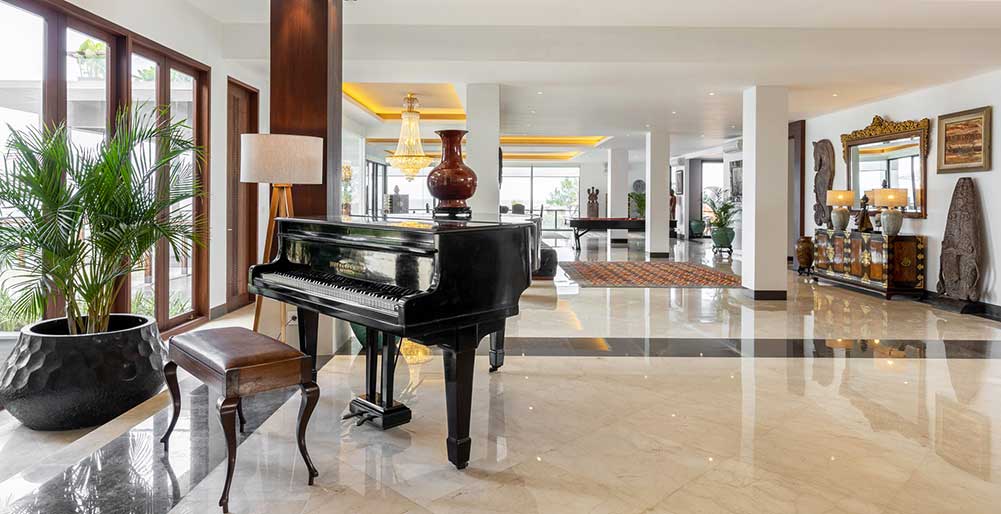 Tirtha Bayu Villa I - Grand piano