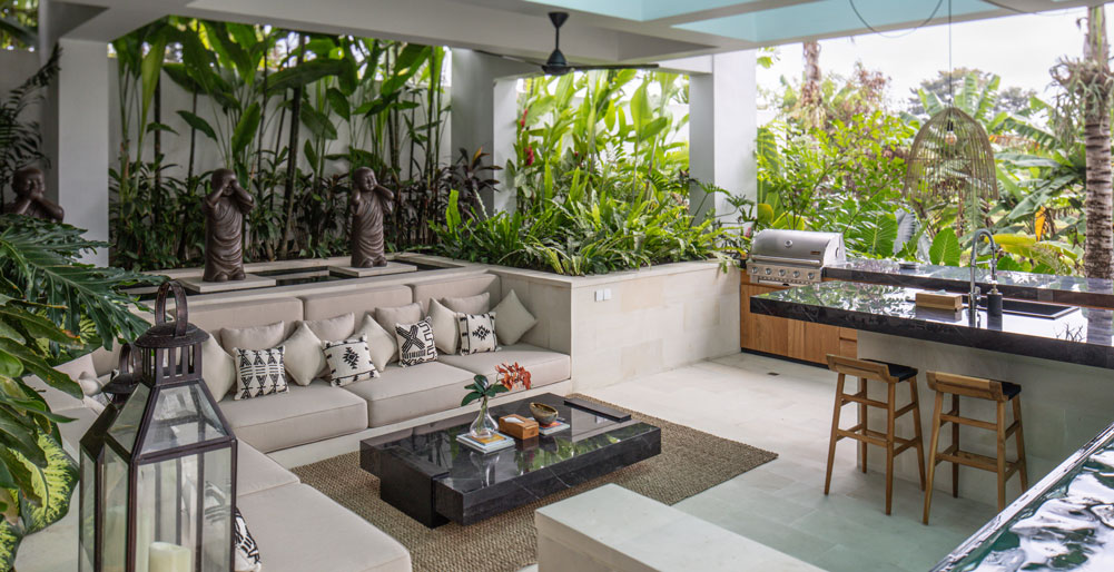 Villa Norbu - Spacious Sunken kitchen dining and swim up bar