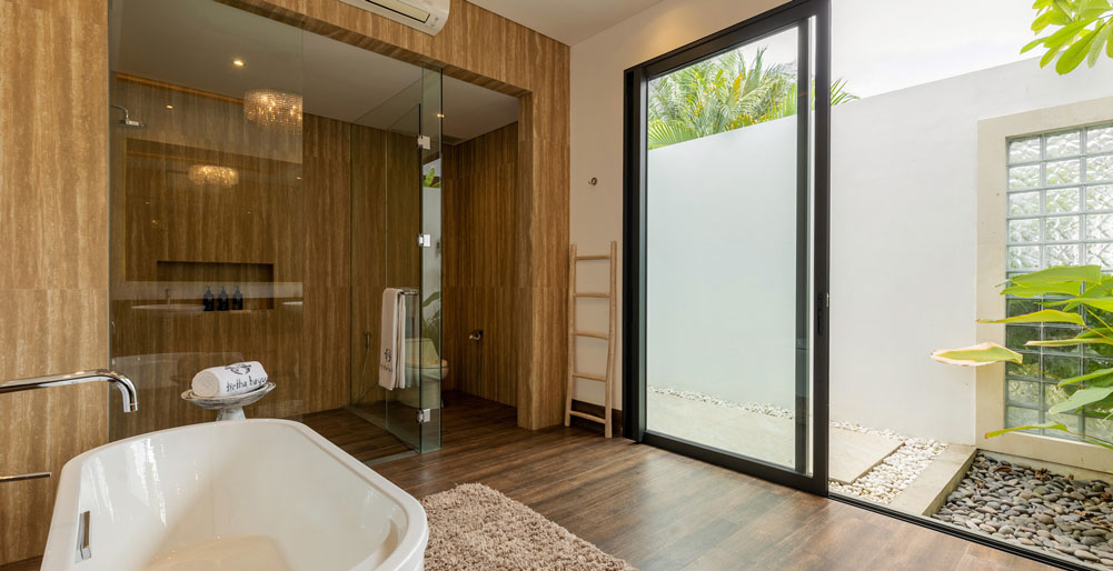 Tirtha Bayu Villa I - Thoughtfully designed bathroom