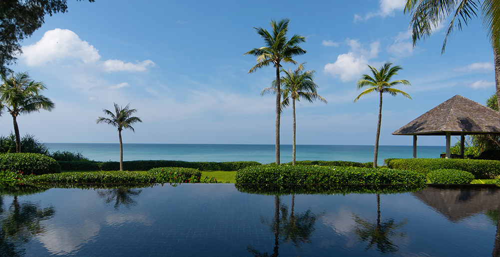 Baan Taley Rom - Pool overlooking the Andaman Sea