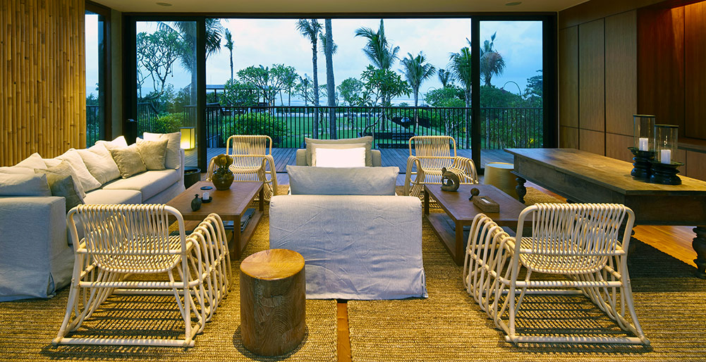 Arnalaya Beach House - Living room