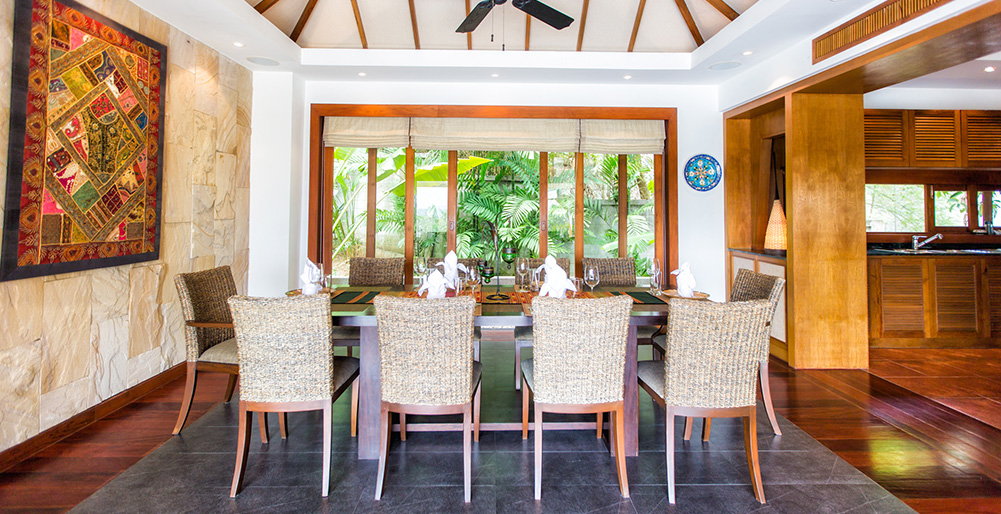 Baan Surin Sawan - Intimate dining area