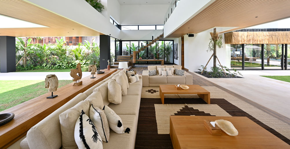 Villa Nica - The grand open living area