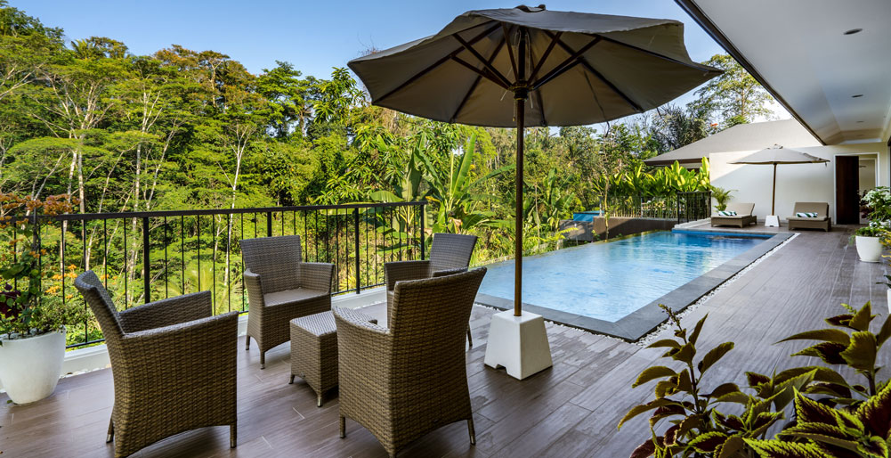 Pala Ubud - Villa Seraya A - Tranquil pool area overlooking the river