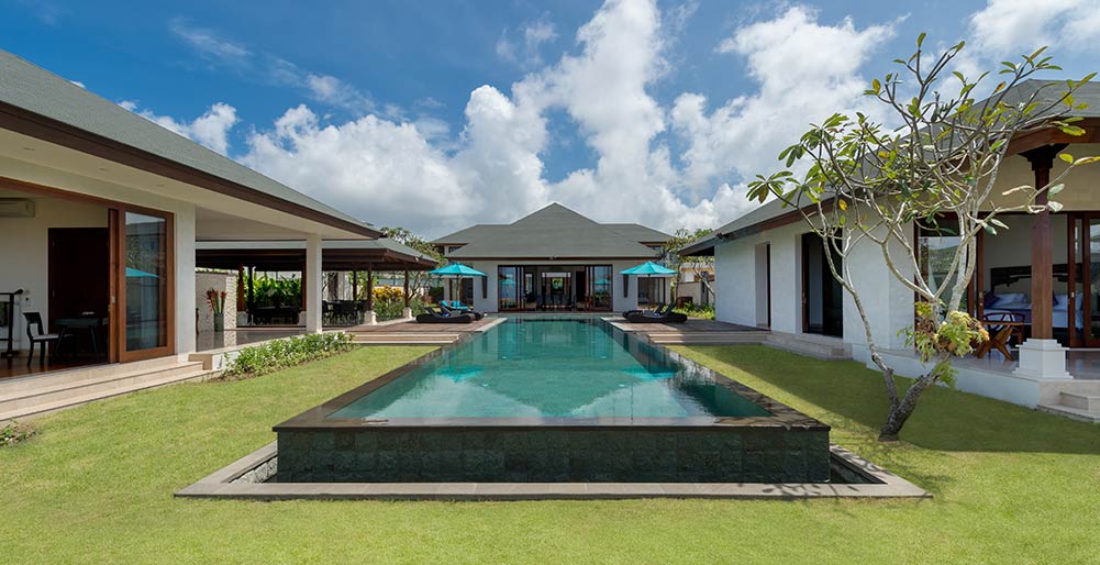 Pandawa Cliff Estate - Villa Marie - The villa and grounds