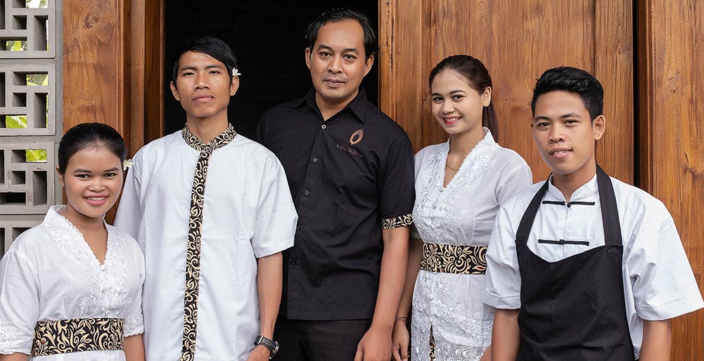 Villa Indrani - Friendly villa staff