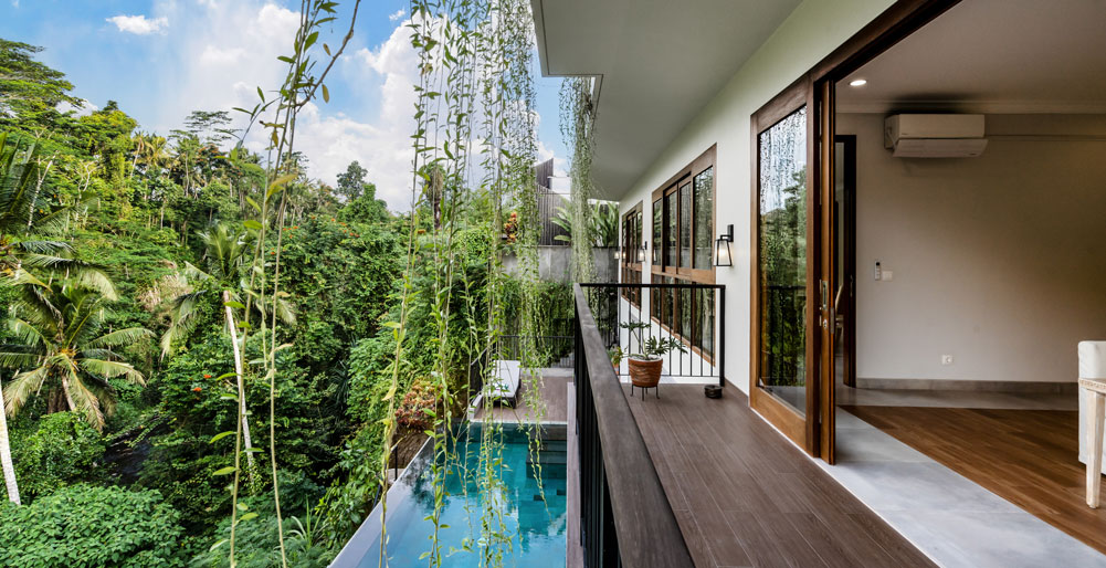 Pala Ubud - Villa Batur - Breahtaking view of lush greenery from the master bedroom balcony