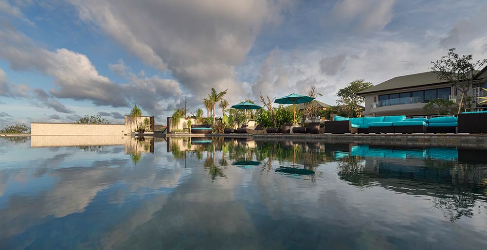 Pandawa Cliff Estate - The Pala - Cloud shadow over pool