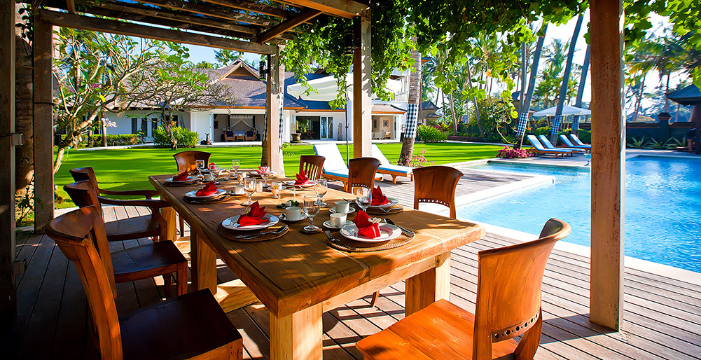 Puri Nirwana - Outdoor dining area