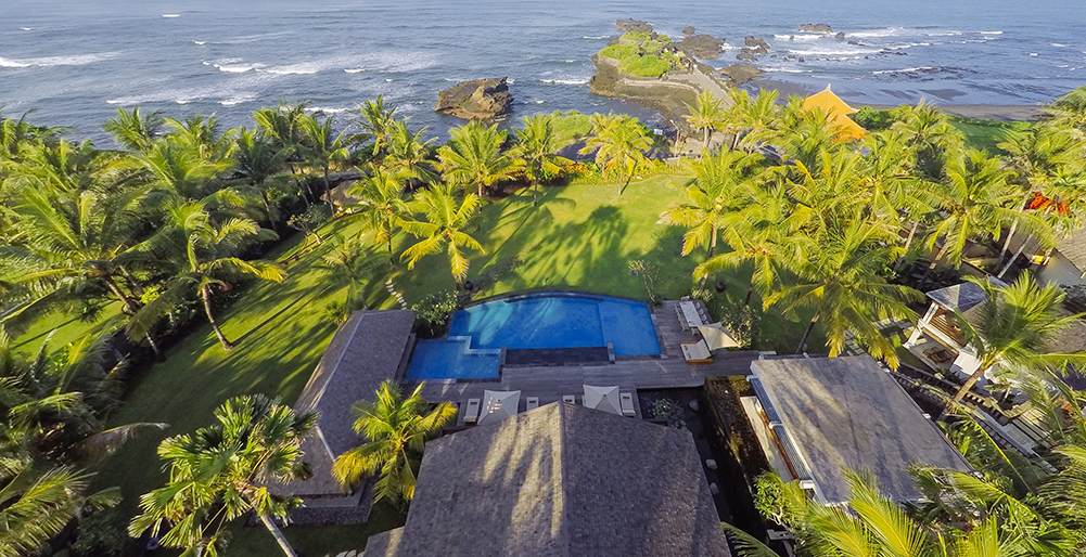 Villa Semarapura - Aerial - The villa, pool, gardens and sea